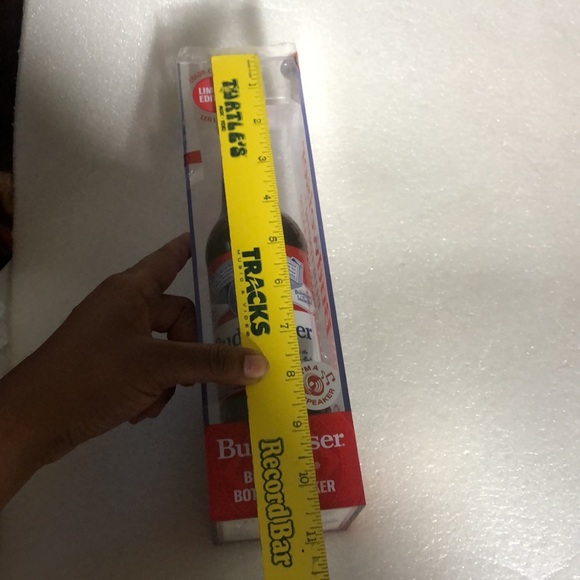 Budweiser bluetooth speaker - Picture 9 of 12